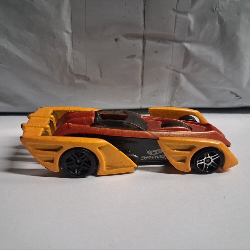 Hot Wheels Shredster 1:64 Yellow Orange Diecast USED Condition